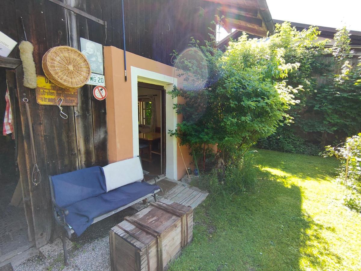 Gemuetliche Ferienwohnung Mit Kamin Und Garten ガルミッシュ・パルテンキルヒェン エクステリア 写真